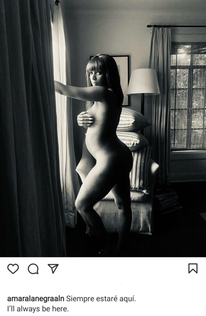 Amara La Negra takes nude maternity shot with her baby bump on display