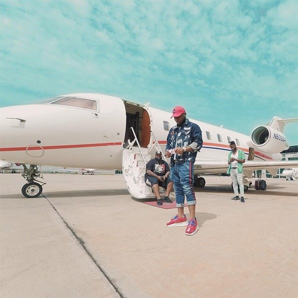 Davido names the real owner of ‘his private jet’