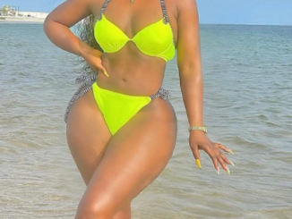 Actress Destiny Etiko shows off her curvaceous body in sexy bikini photo