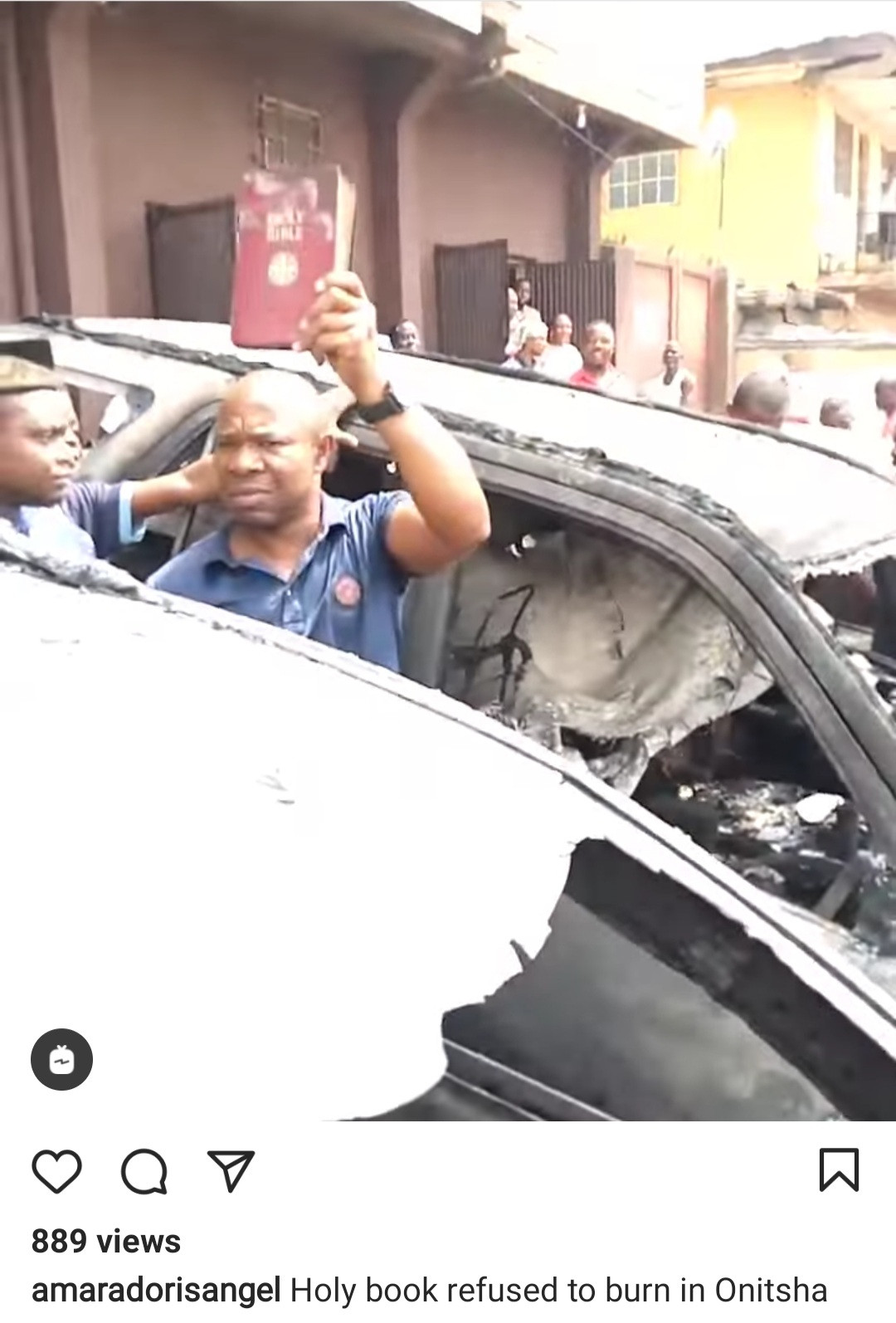Unbelievable!! Bible stays fresh after fire destroys car and everything inside it in Onitsha, Anambra state (video)