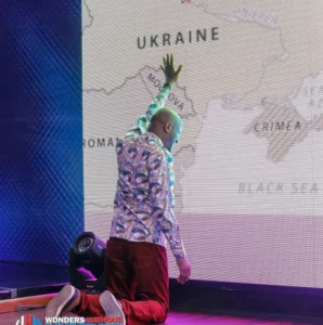 Trending photo of Nigerian clergyman, Apostle Johnson Suleman, on his knees farvently praying for Ukraine