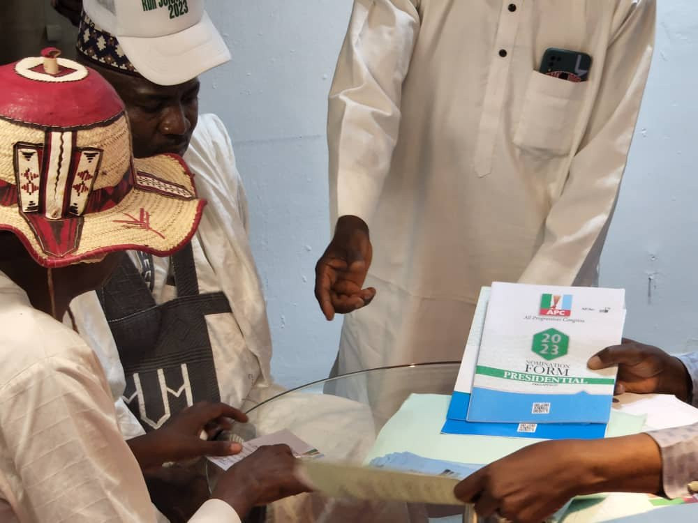 News: Photos of the Almajiri group that purchased APC presidential nomination form for ex-president Goodluck Jonathan